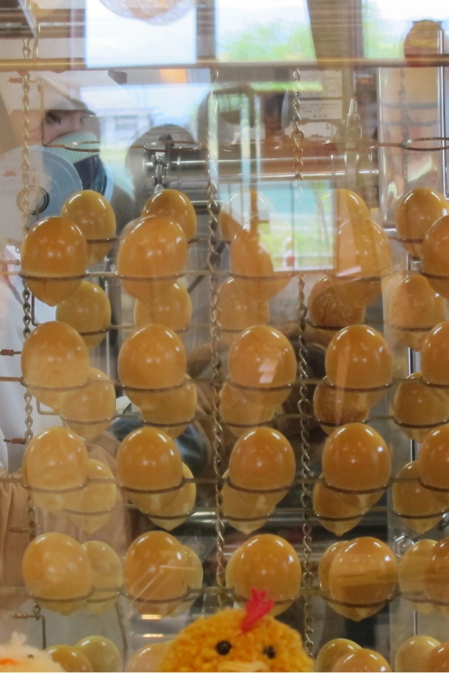 燻製の卵の画像